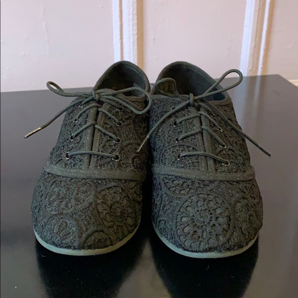 Women's Crochet Blossom Oxfords